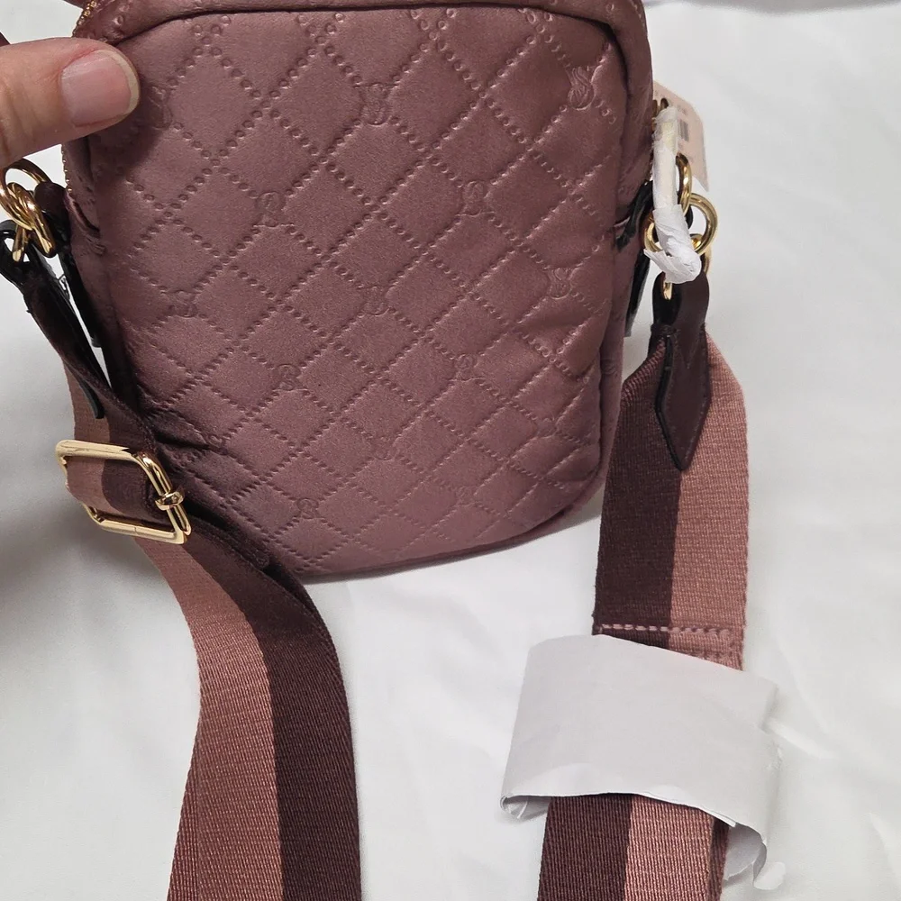 VS Quilted Crossbody Bag with Gold Logo - Picture 4 of 6